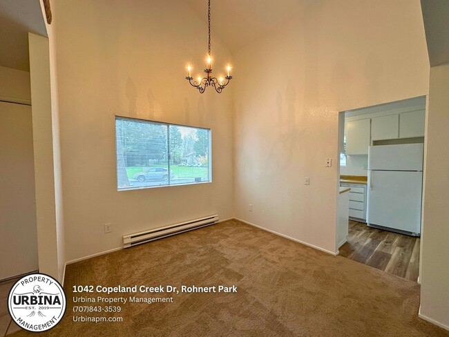 Foto del edificio - Charming 2-Bed, 1.5-Bath End-Unit Condo in...