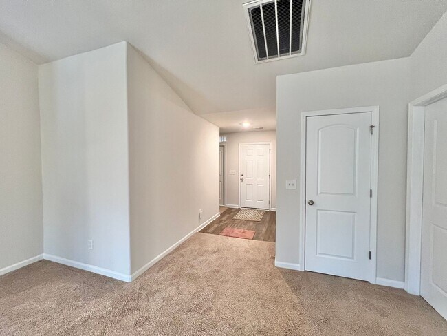 Foto del edificio - Charming 3BD, 2BA Zebulon Home in a Quiet HOA Community with Amenities