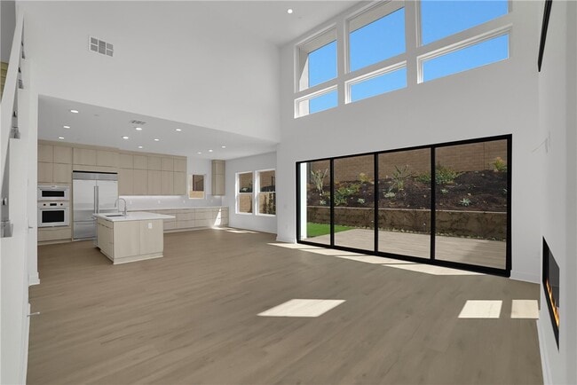 Building Photo - 168 Creation