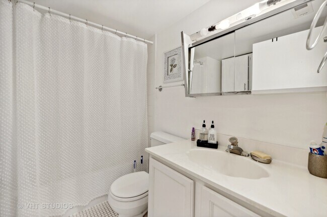 Foto del edificio - 5S040 Pebblewood Ln