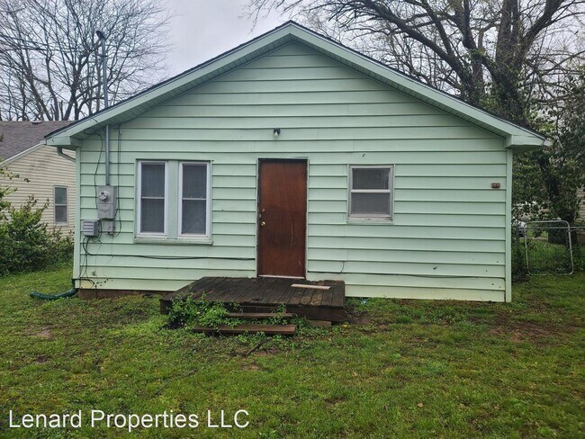 Building Photo - 3 br, 1 bath House - 3242 W State St