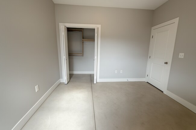 Building Photo - 2816/18 W 55th