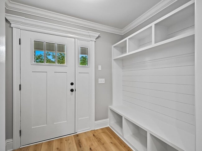 Foto del edificio - Call this 3-Bedroom Home Yours This Summer!
