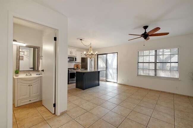 Building Photo - 21013 Highland Lake Dr