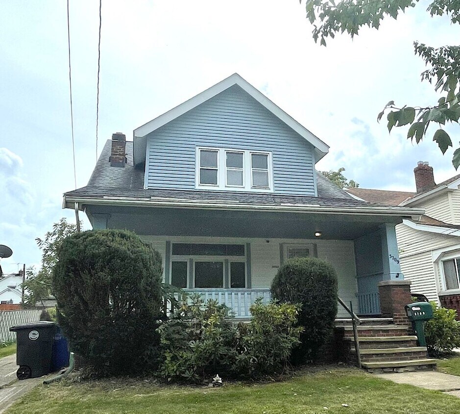 Primary Photo - Old Brooklyn 3-Bed Updated Single-Family -...
