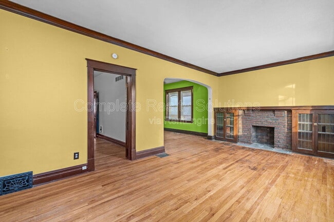 Building Photo - 5223 Bancroft Ave