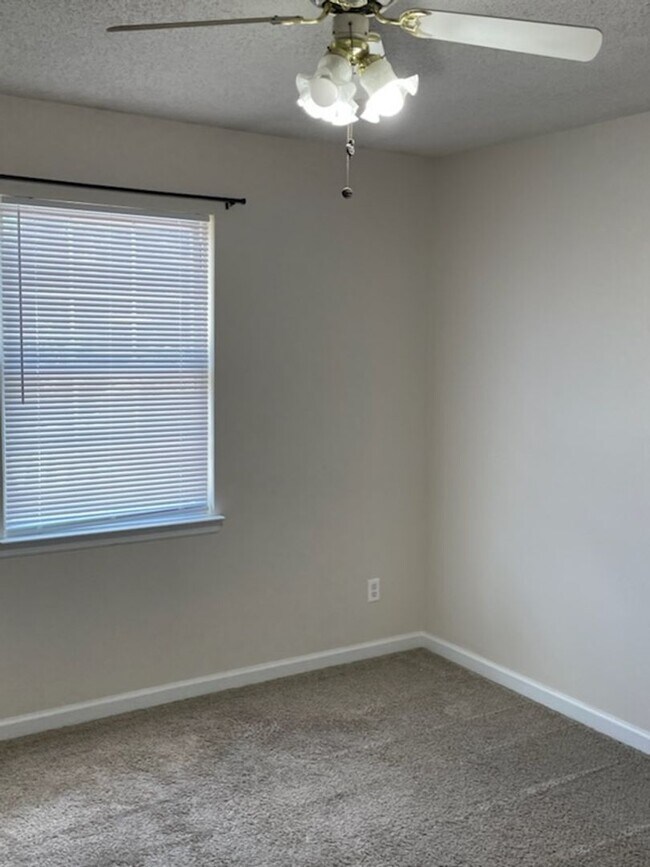 Foto del edificio - MOUSE CREEK RD 5719-5721
