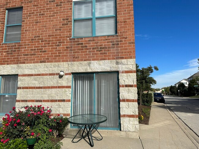 Building Photo - 3275 Kirchoff Rd