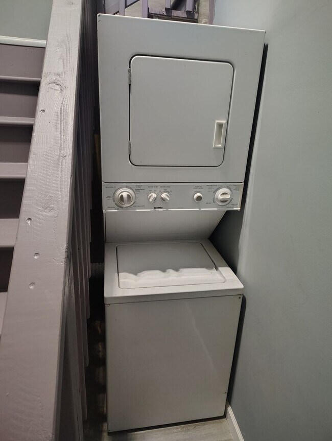 Foto del edificio - 609 E Mulberry St