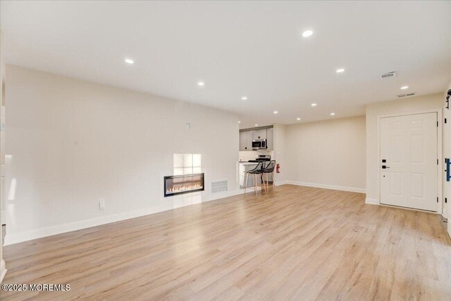 Building Photo - 152 Frontier Way