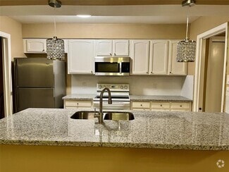 Building Photo - 13937 Hollowgreen Dr