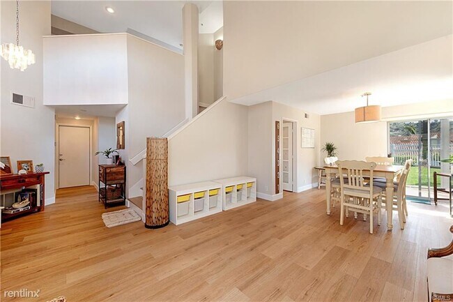 Building Photo - 3 br, 2.5 bath House - 43 Maracay