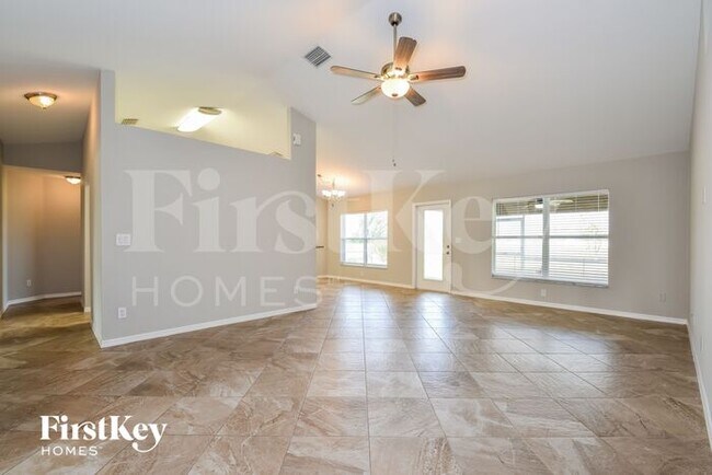 Foto del edificio - 915 NE 36th Terrace