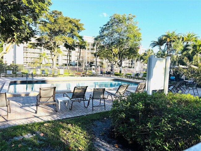 Foto del edificio - 2601 S Course Dr