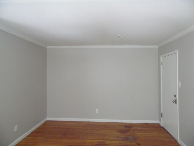 Foto del edificio - 2157 Cypress Dr