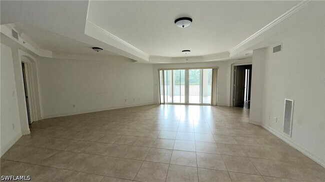 Foto del edificio - 1100 Pine Ridge Rd