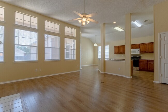 Foto del edificio - 7414 Westhaven Dr