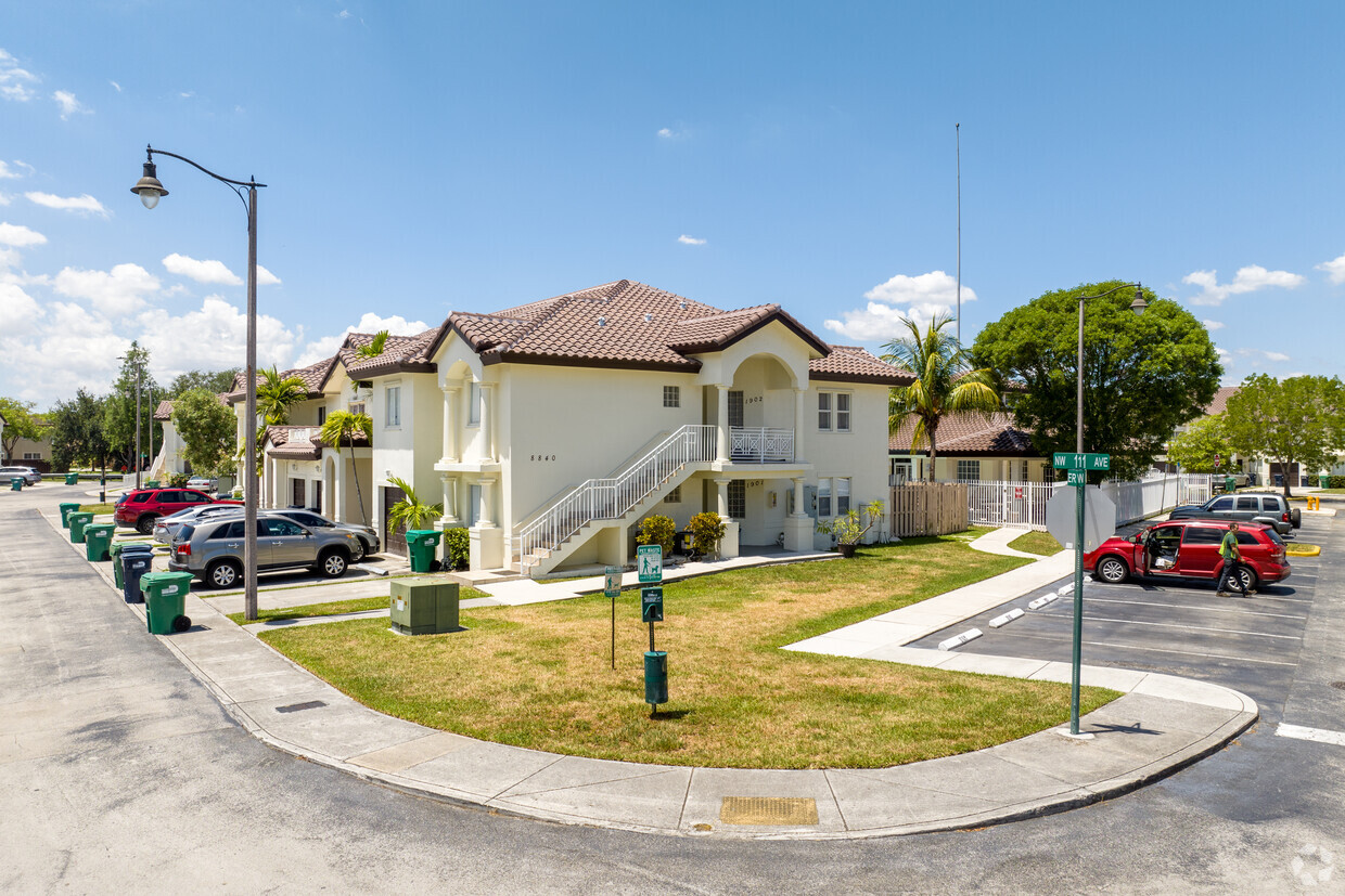 Primary Photo - Ibis Villas at Doral