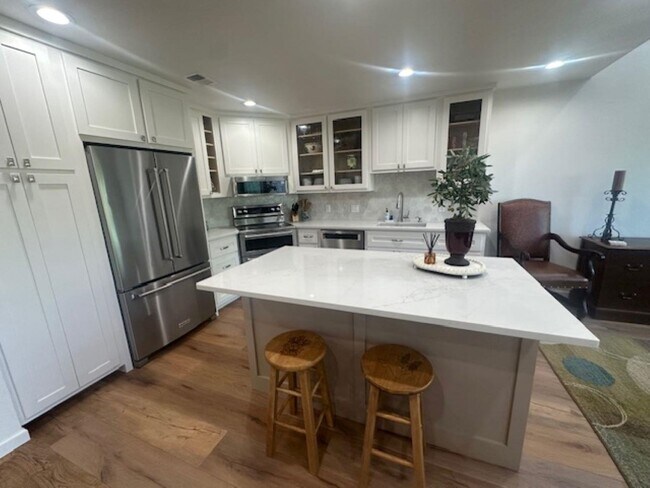 Foto del edificio - 109 Sunshine Ct