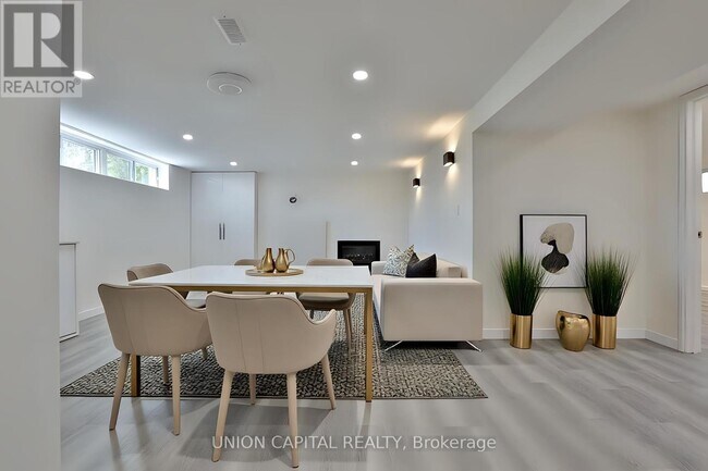 Photo du bâtiment - 383 Neal Dr