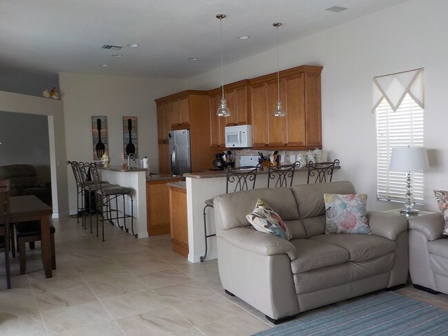 Building Photo - 1373 Clubview Ct