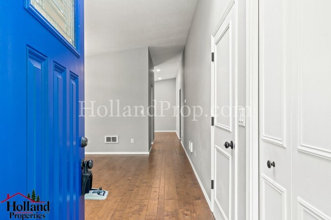 Foto del edificio - Single level Beautiful home located on Fan...
