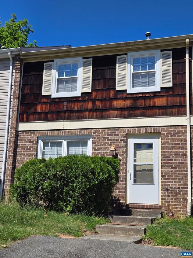 Primary Photo - 1618 Townwood Ct