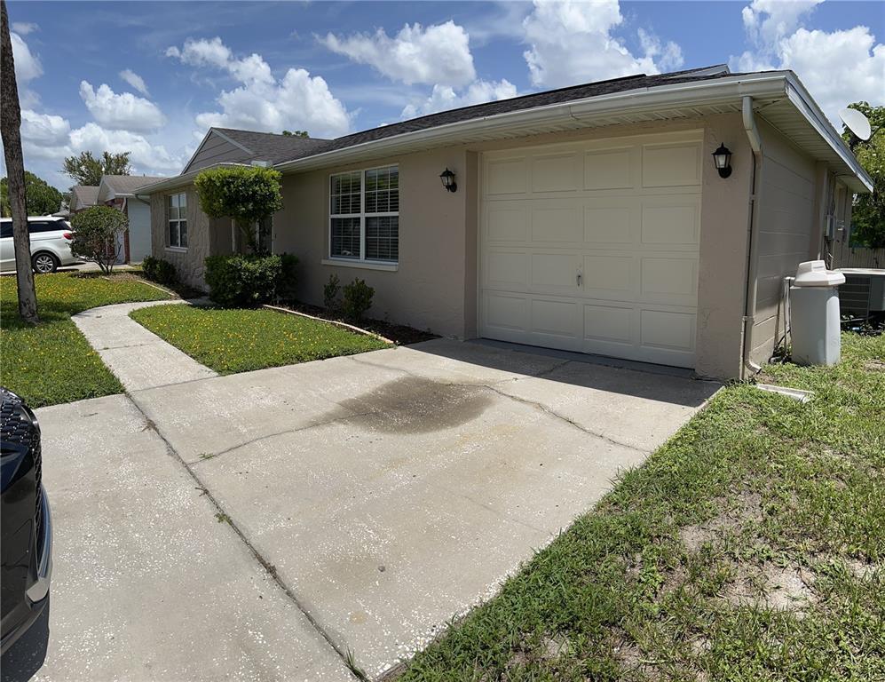 Primary Photo - 9740 Lamantin Dr
