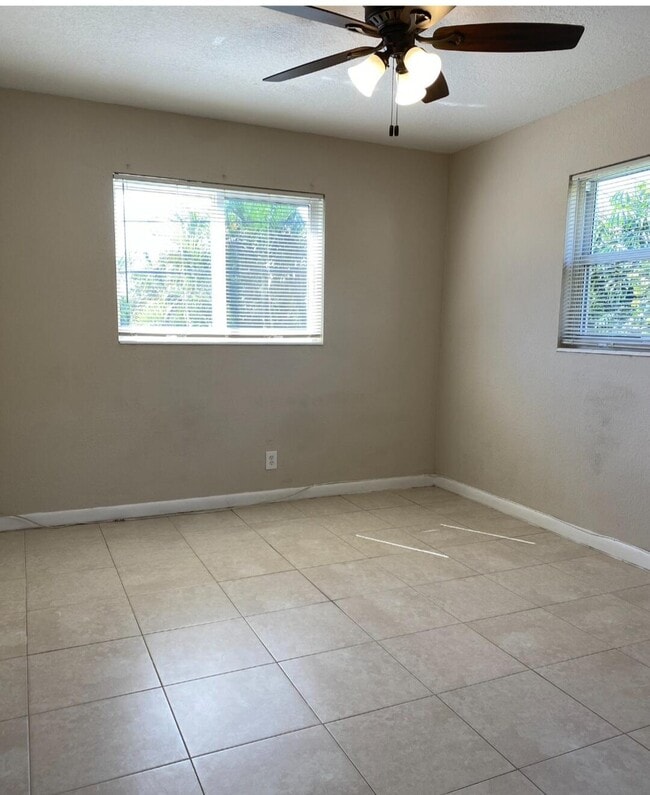Building Photo - 124 Yacht Club Dr