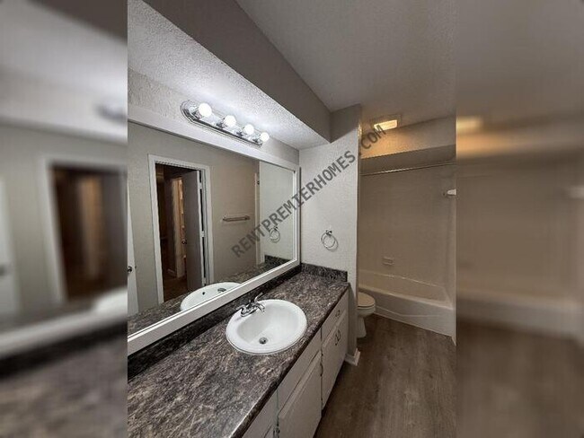 Foto del edificio - 12421 Acadia Ct