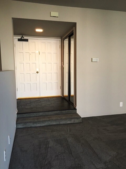 Building Photo - 14144 Dickens St
