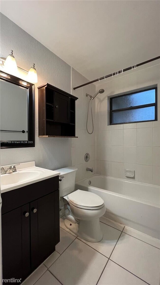 Foto del edificio - 2 br, 1 bath House - 5048 SW 92nd Ter