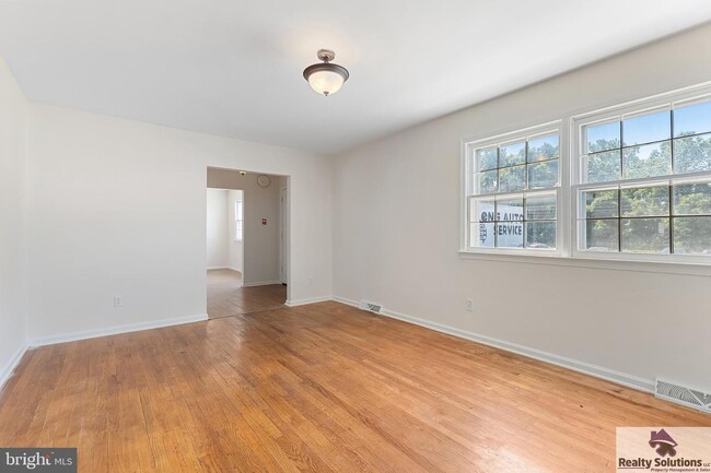 Building Photo - 353 Blackwood Clementon Rd