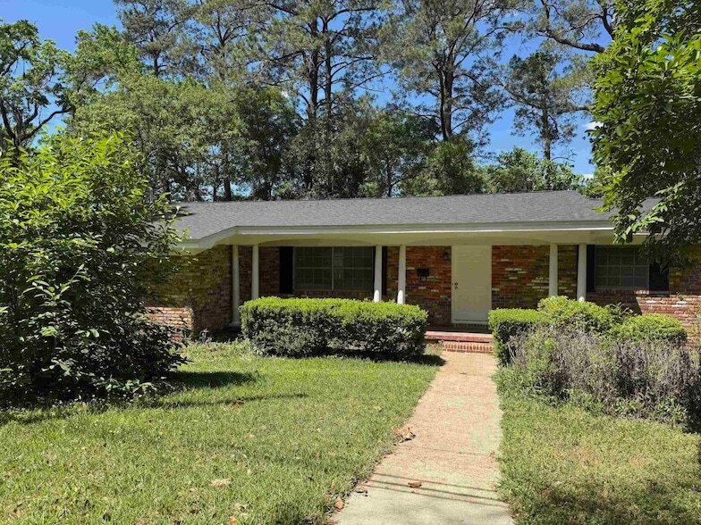 Foto del edificio - 704 Hillcrest St