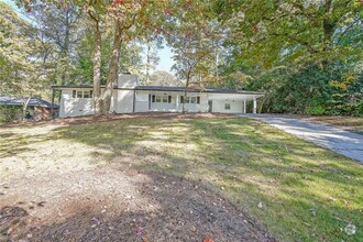 Building Photo - 1923 Forest Green Dr NE