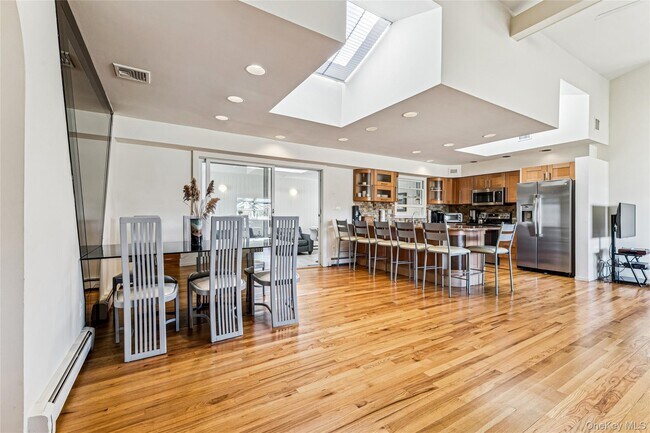 Foto del edificio - 22 Meadow Ln