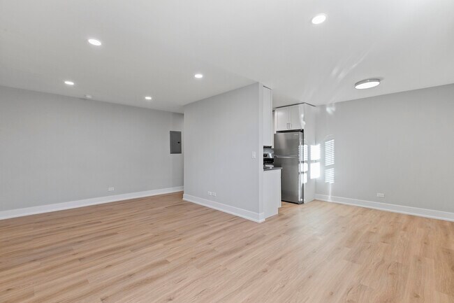 Foto del edificio - 533 W Aldine Ave