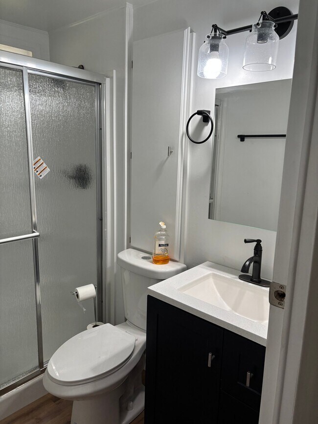 Foto del edificio - 4220 E Main St