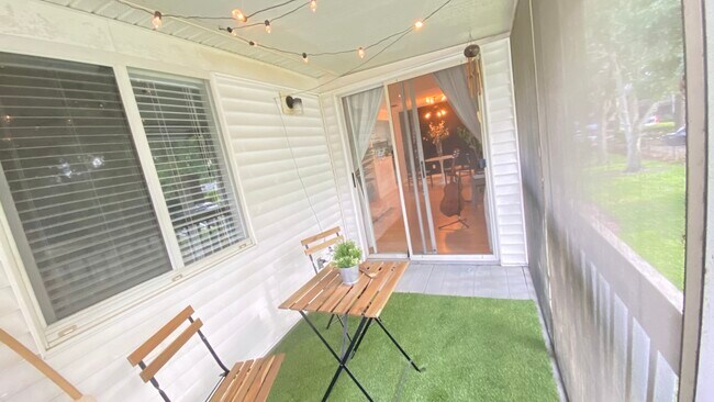 Building Photo - 2392 Bridle Path Ln
