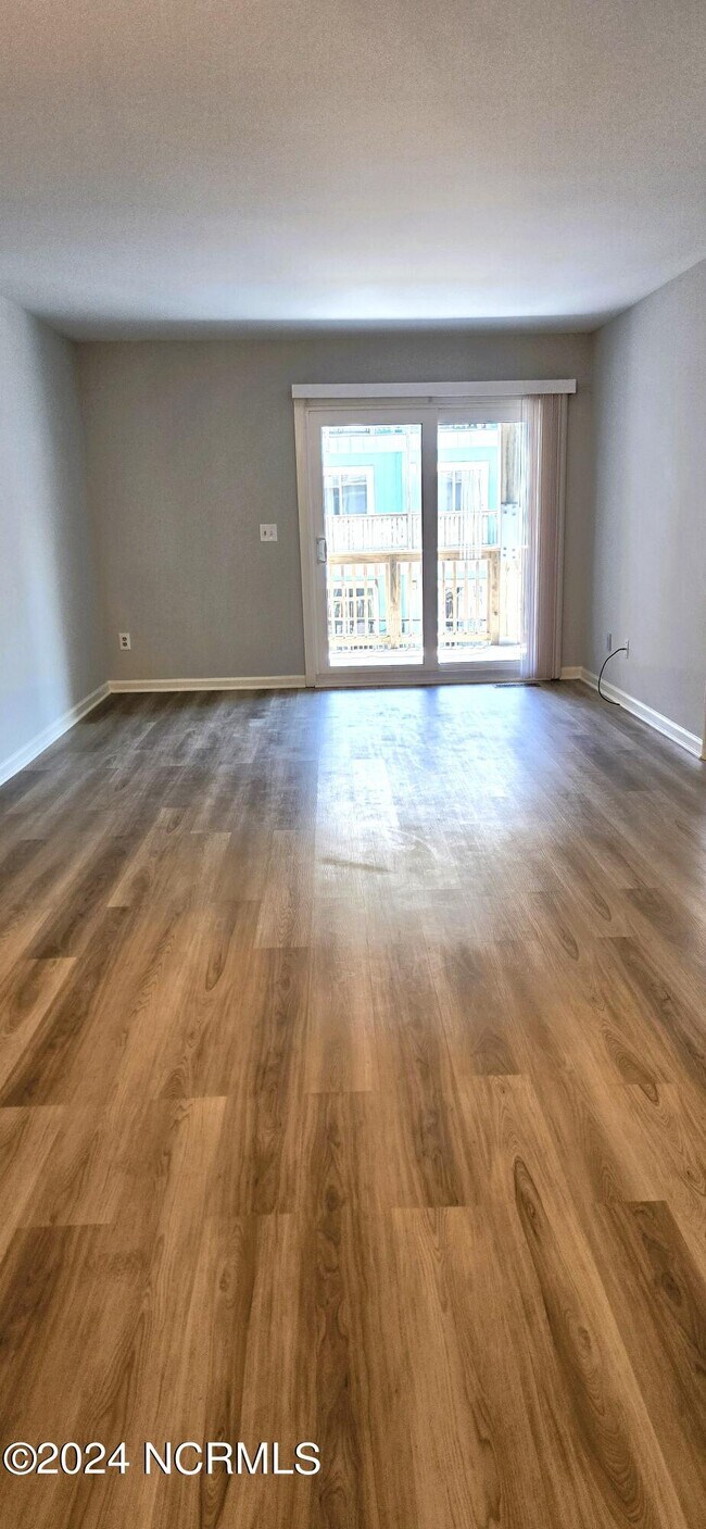 Foto del edificio - 505 Carolina Beach Ave N