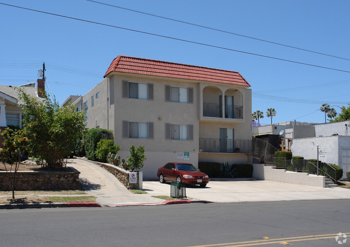 Building Photo - 32nd Street Apartments