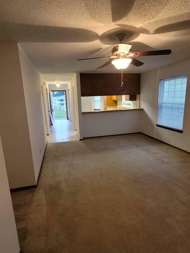 Foto del edificio - 1500 E Johnson Ave