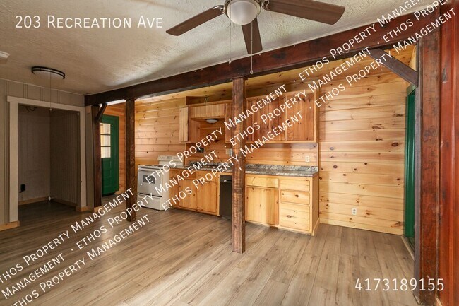 Building Photo - 203 Recreation Ave