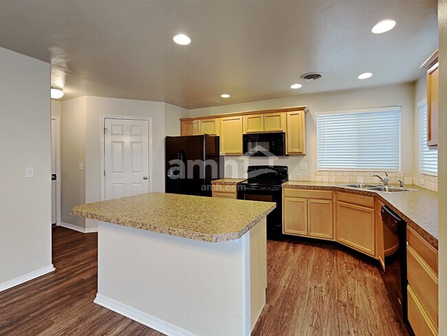 Foto del edificio - 220 Archer Rd