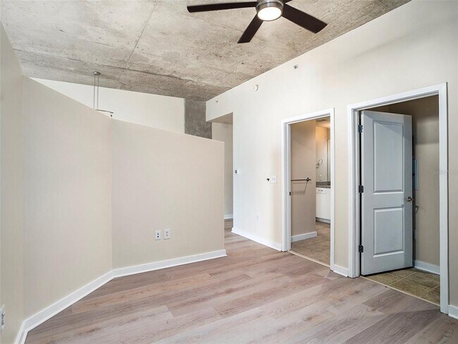 Building Photo - 777 N Ashley Dr