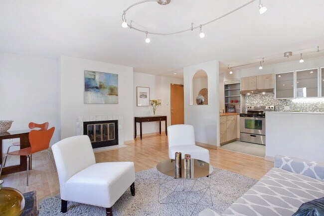 Building Photo - Spacious and Light Filled NOPA 2br/1Ba Con...