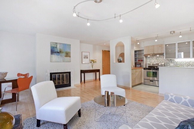 Foto del edificio - Spacious and Light Filled NOPA 2br/1Ba Con...