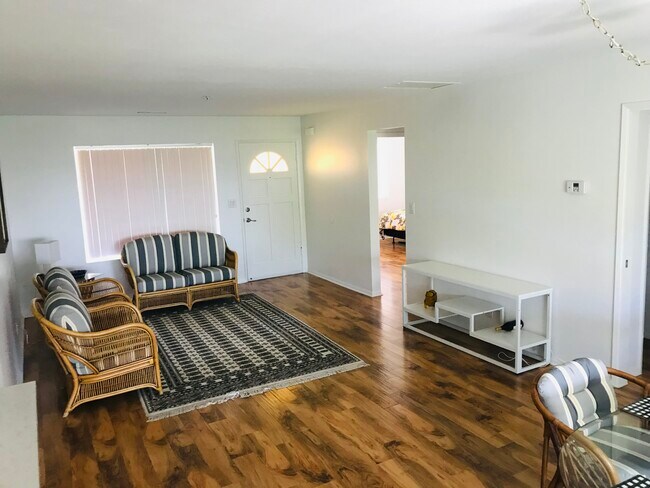 Foto del edificio - 1414 Sweetbriar Cir