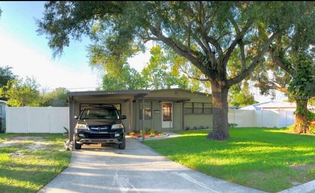 Photo - 8003 Somerset Ln House