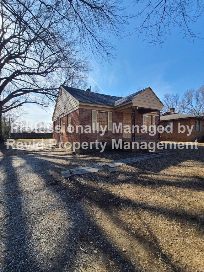 Photo - 1245 Elliston Rd House